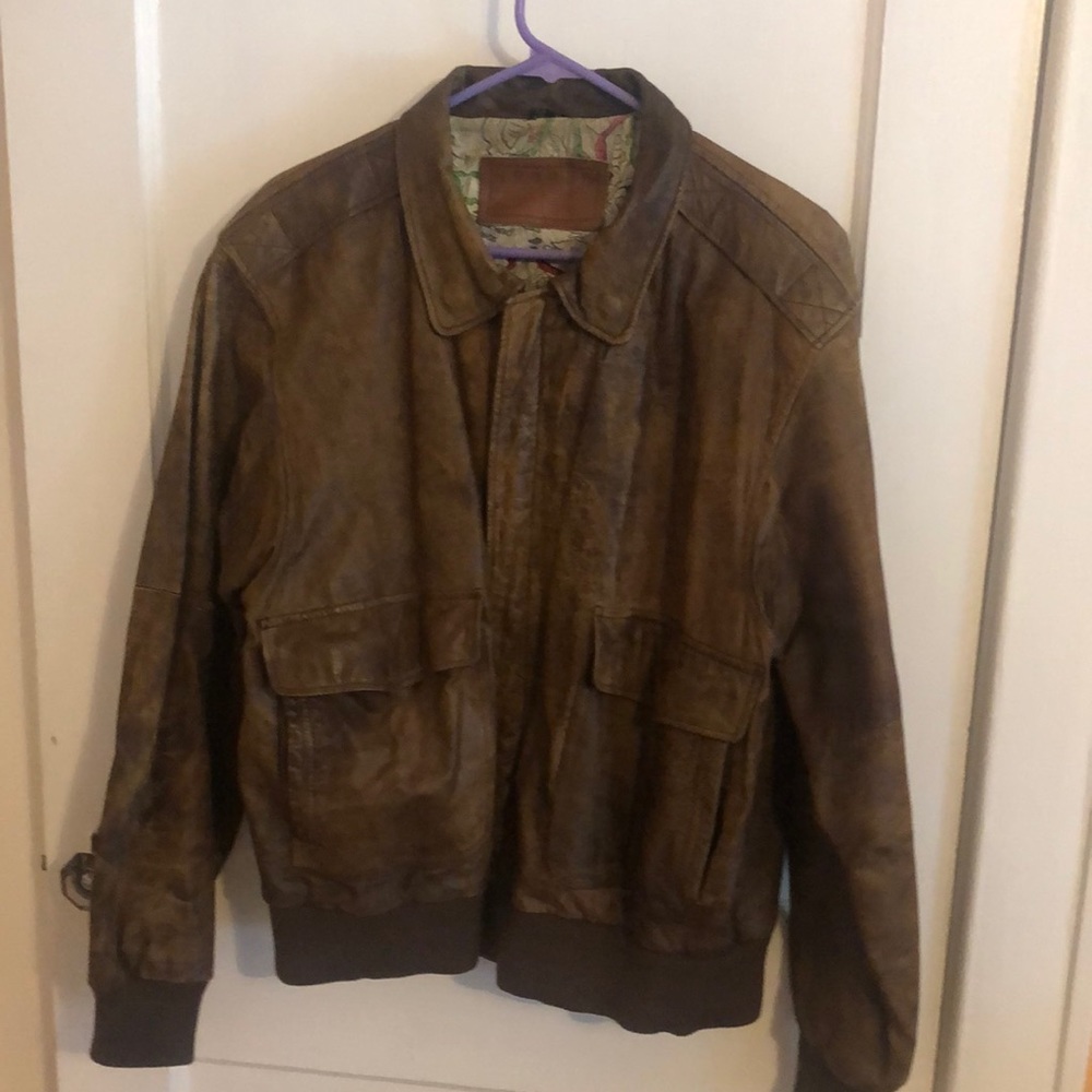 Men’s vintage bomber leather jacket